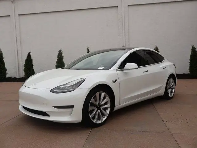 2020 Tesla Model 3 Standard Range Plus photo 3