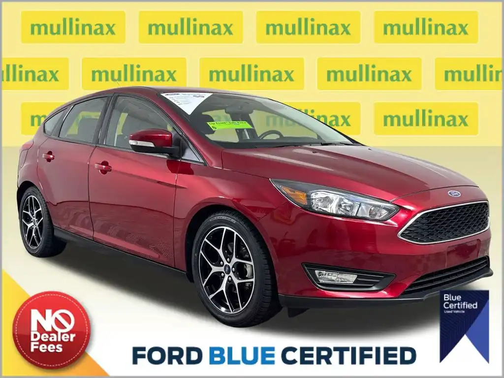 2017 Ford Focus 5 Door Hatch SEL's photo