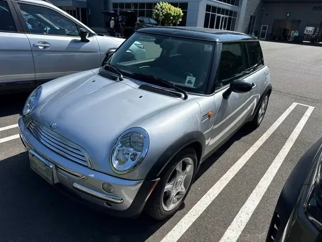 2004 MINI Cooper Cooper photo 4