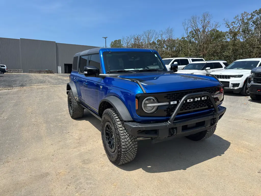 2021 Ford Bronco First Edition 4WD Advanced photo 3
