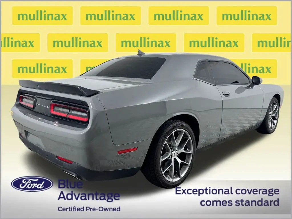 2023 Dodge Challenger SXT Auto photo 4