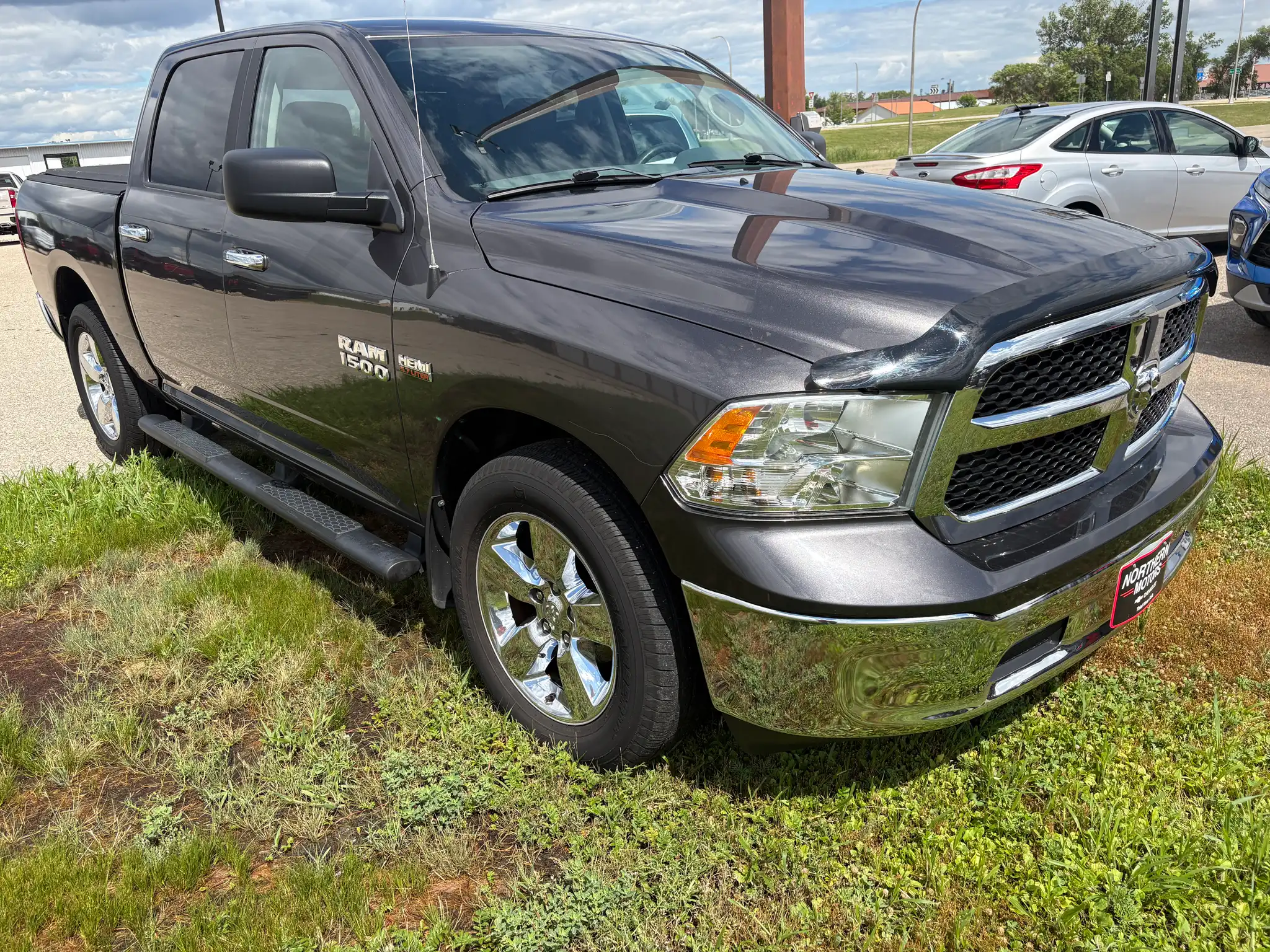 2018 RAM 1500 SLT Crew Cab 4x4 5'7" Box's photo