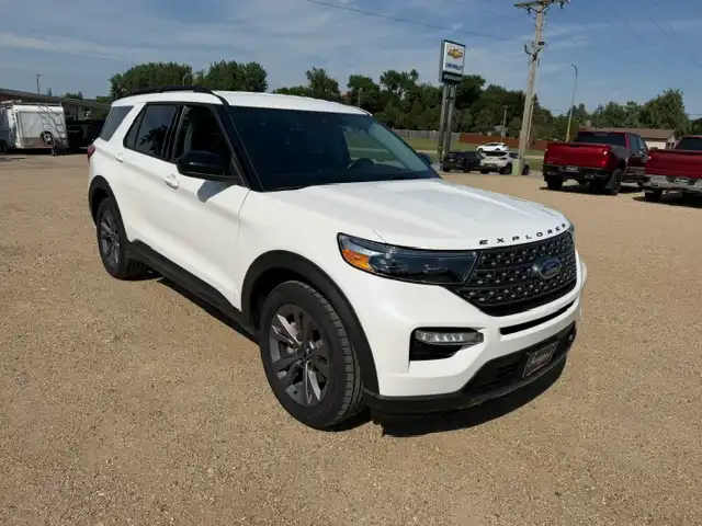 2022 Ford Explorer XLT 4WD's photo