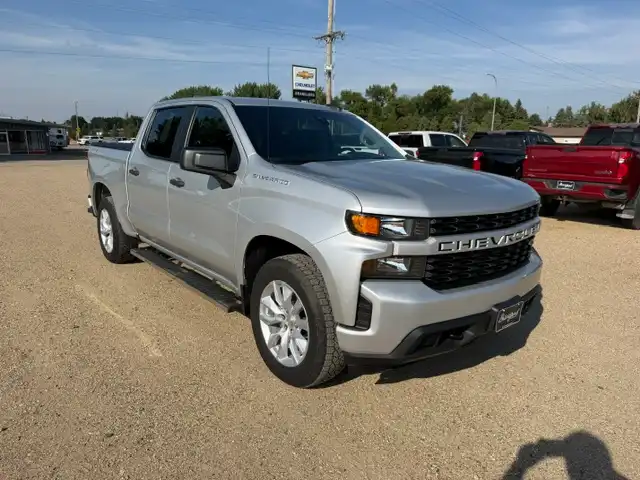 2022 Chevrolet Silverado 1500 Custom 4WD Crew Cab Short Box's photo