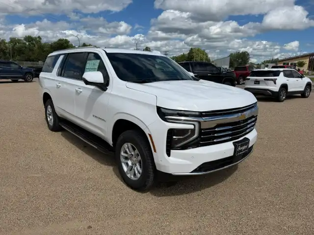 2026 Chevrolet Suburban LT 4WD's photo