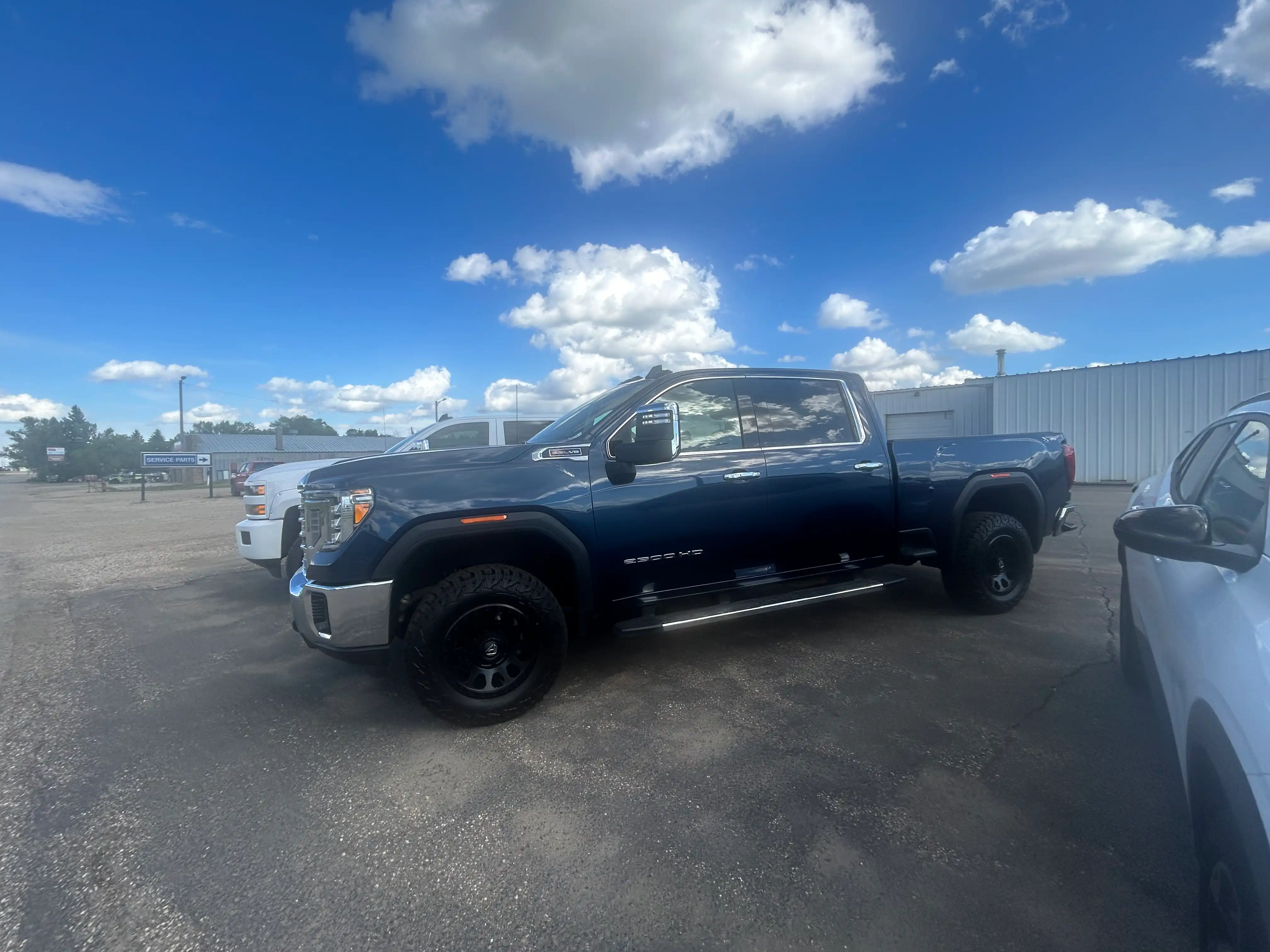 2021 GMC Sierra 4WD Crew Cab Standard Box SLT's photo
