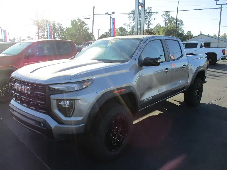 2026 GMC Canyon 2WD Elevation Crew Cab Short Box's photo