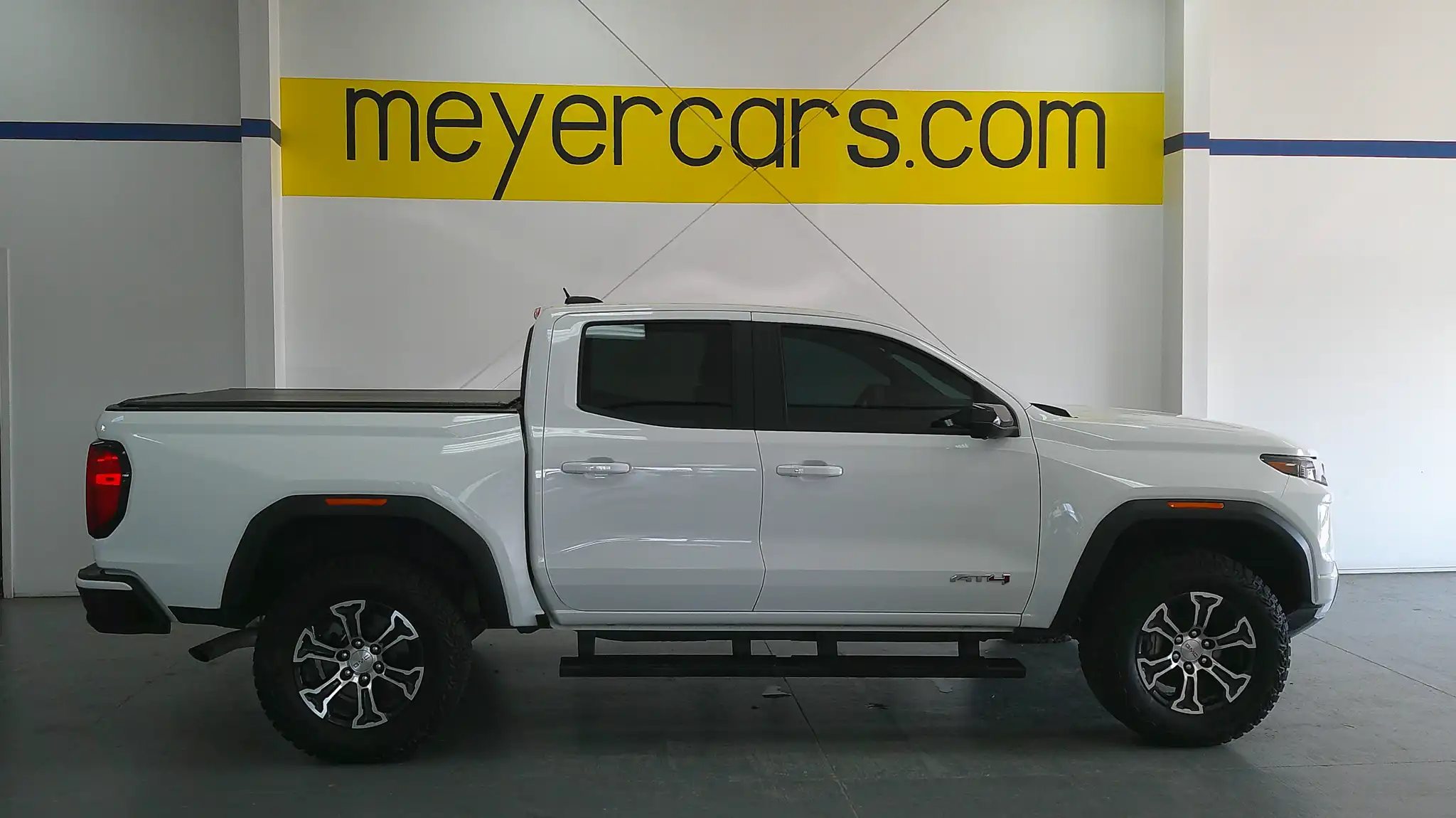 2024 GMC Canyon AT4 4WD Crew Cab Short Box's photo