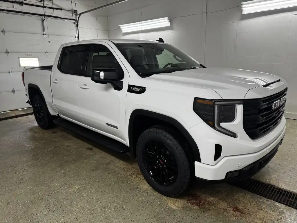 2026 GMC Sierra 4WD Crew Cab Standard Box Elevation's photo