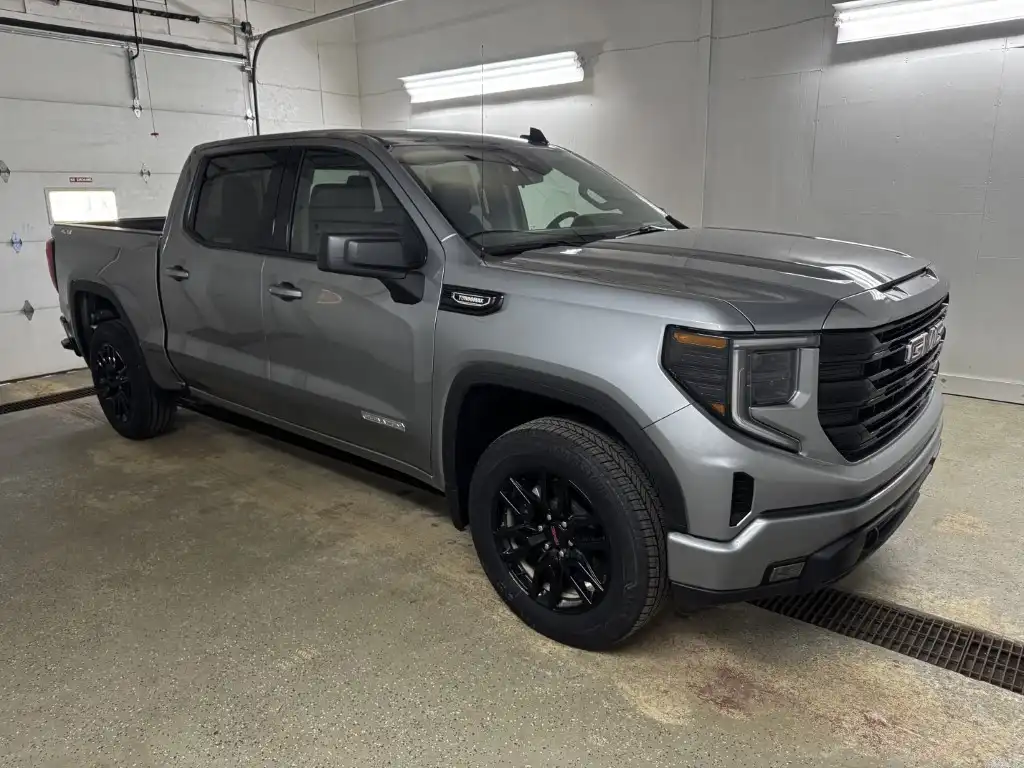2026 GMC Sierra 4WD Crew Cab Std Box Elevation 3VL's photo