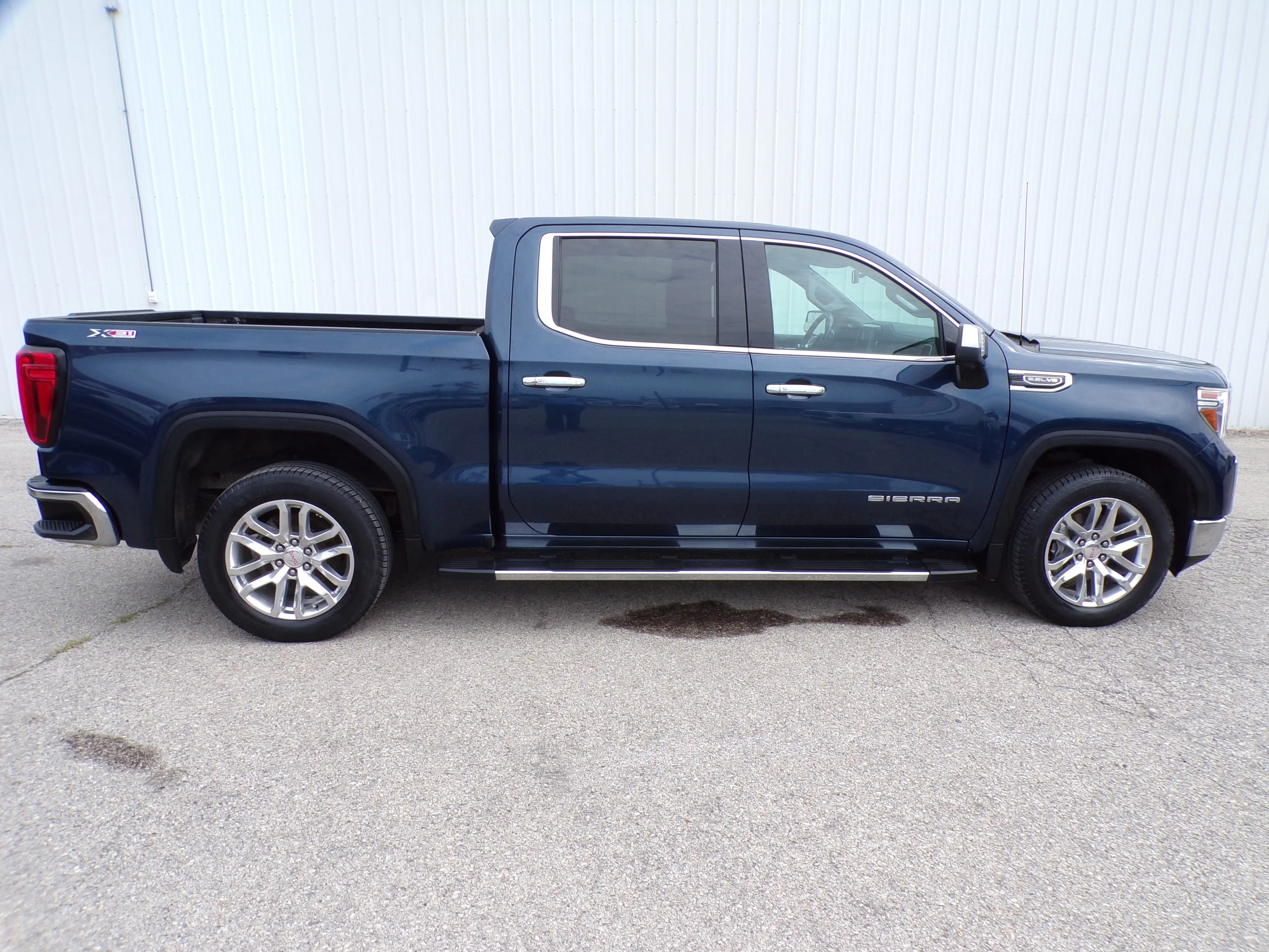2021 GMC Sierra 4WD Crew Cab Short Box SLT's photo