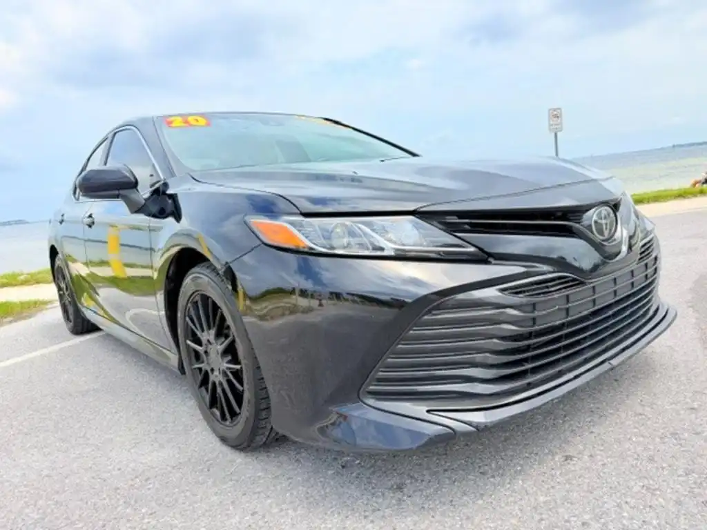 2020 Toyota Camry 2.5 Auto LE's photo