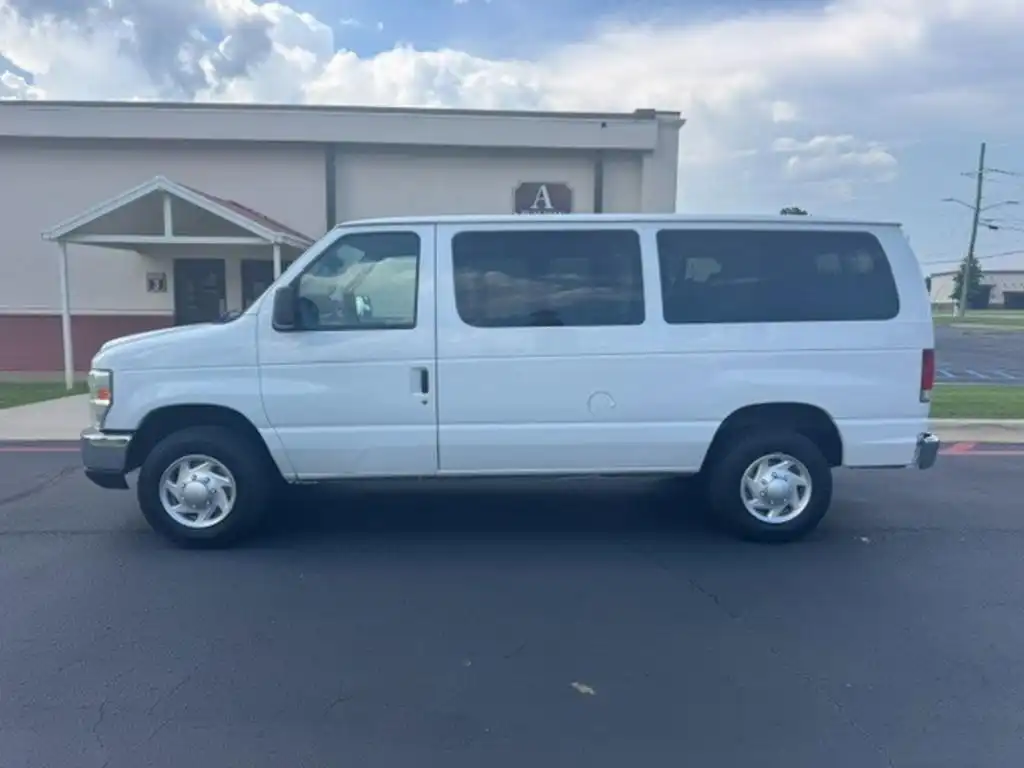2012 Ford E-Series E-350 XLT Super Duty's photo