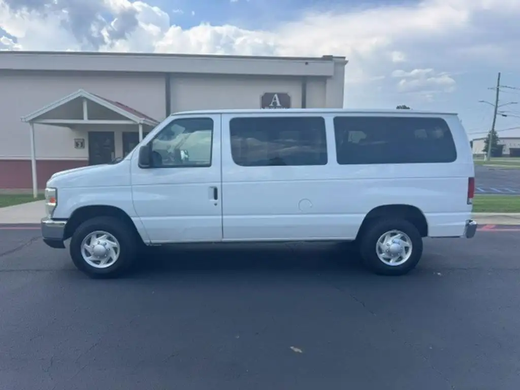 2012 Ford E-Series E-350 XLT Super Duty's photo