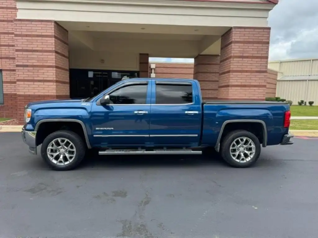 2015 GMC Sierra 4WD Crew Cab SLT SWB's photo