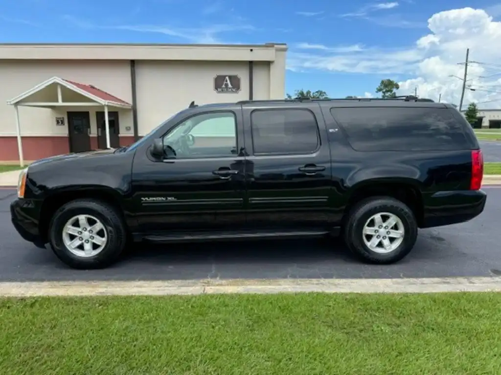 2014 GMC Yukon 4WD 1/2 Ton SLT (4SA)'s photo