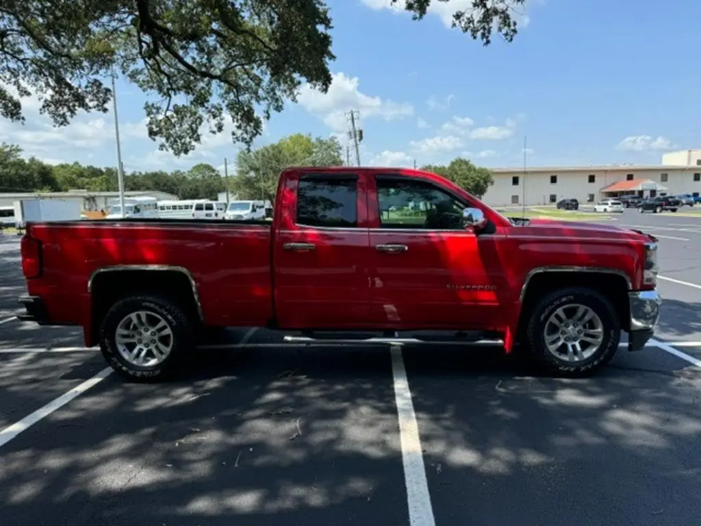 2016 Chevrolet Silverado 1500 LT Double Cab Std Box photo 5
