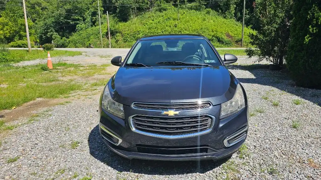 2016 Chevrolet Cruze LS Auto's photo