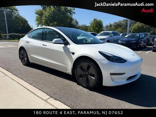 2023 Tesla Model 3 Base photo 3
