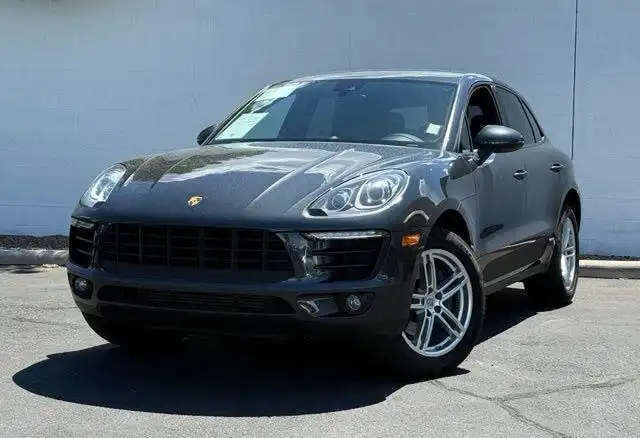 2017 Porsche Macan Base's photo