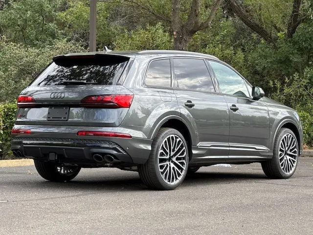 2026 Audi SQ7 Prestige quattro Tiptronic photo 5