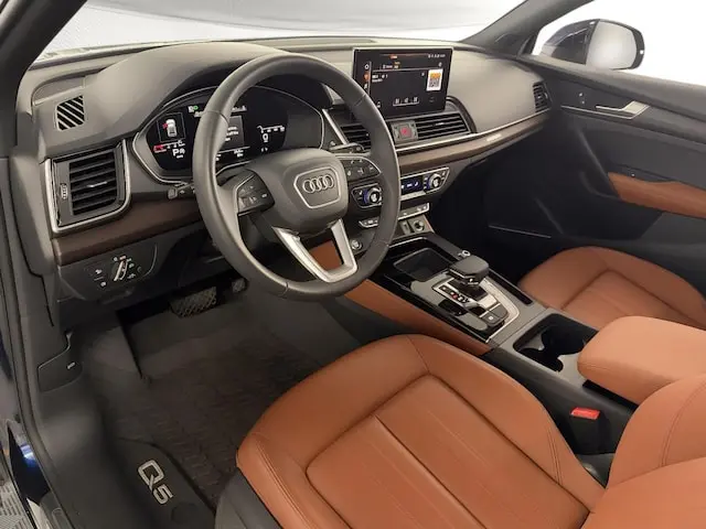 2023 Audi Q5 40 Premium Plus photo 4