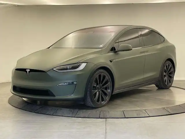 2025 Tesla Model X Long Range's photo