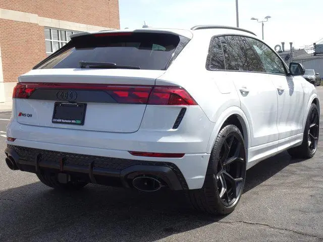 2026 Audi RS Q8 Base photo 4