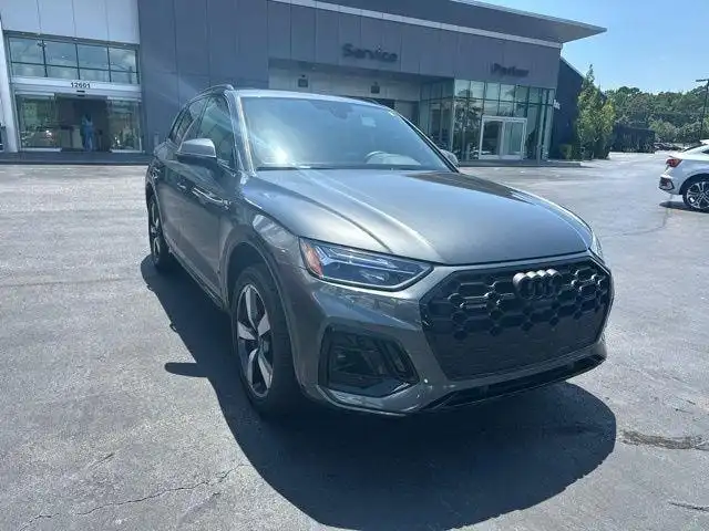 2024 Audi Q5 45 Premium Plus's photo