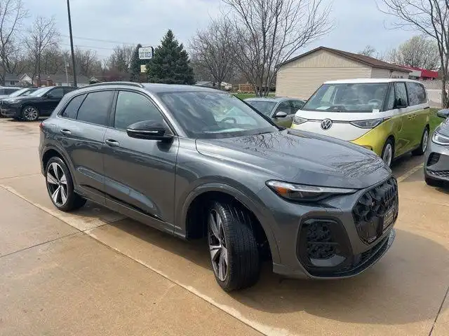 2026 Audi SQ5 Premium Plus quattro's photo