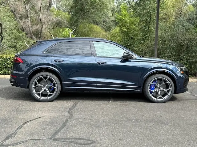 2026 Audi RS Q8 Base photo 4