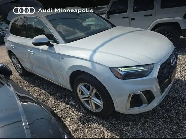 2024 Audi Q5 55 e Premium Plus's photo