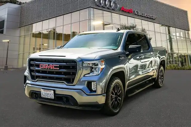 2020 GMC Sierra 4WD Crew Cab Standard Box Elevation's photo