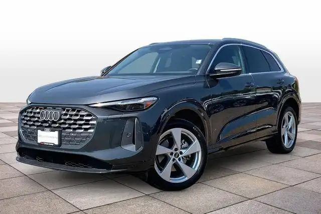 2025 Audi Q5 40 Premium Plus's photo