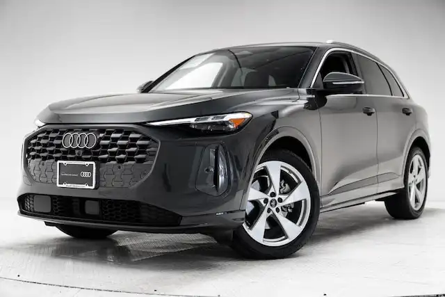 2025 Audi Q5 40 Prestige's photo