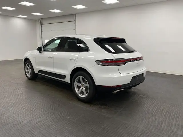 2021 Porsche Macan Base photo 3