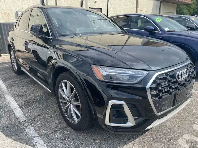 2023 Audi Q5 55 e Premium Plus's photo