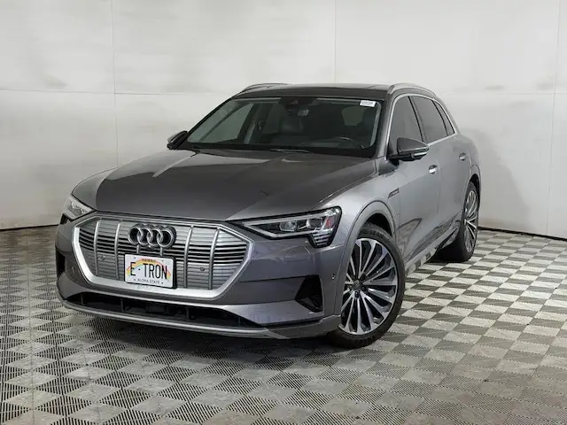 2019 Audi e-tron Prestige photo 1
