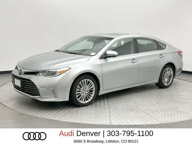 2016 Toyota Avalon Limited's photo
