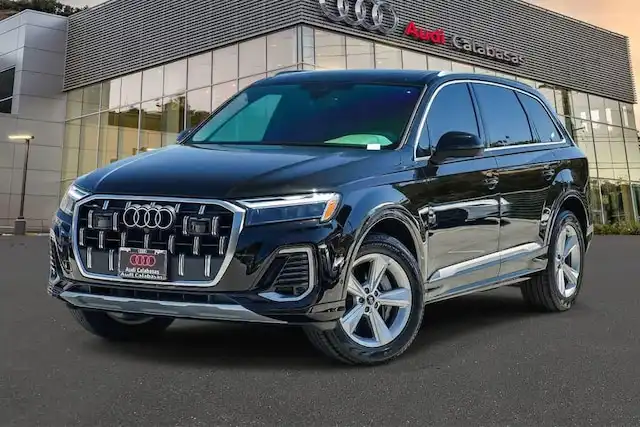 2025 Audi Q7 45 Premium quattro Tiptronic's photo