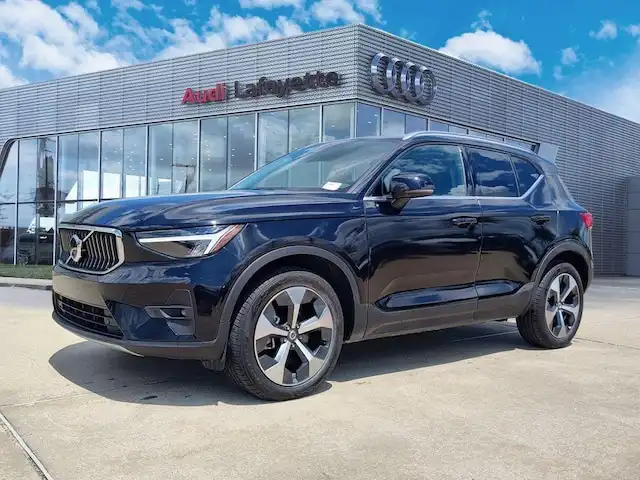 2025 Volvo XC40 B5 Plus Bright AWD's photo