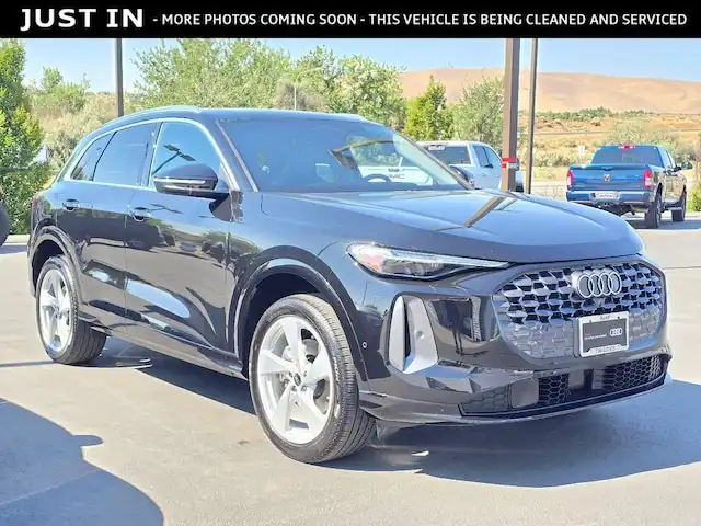 2025 Audi Q5 40 Premium Plus's photo