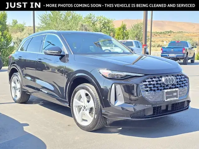 2025 Audi Q5 40 Premium Plus's photo