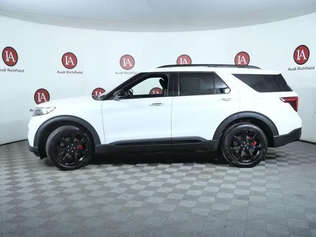 2023 Ford Explorer ST 4WD photo 5
