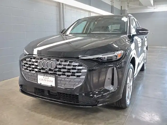 2025 Audi Q5 40 Premium Plus's photo