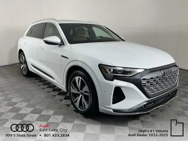 2024 Audi Q8 e-tron 114 kWh Premium Plus quattro 55's photo