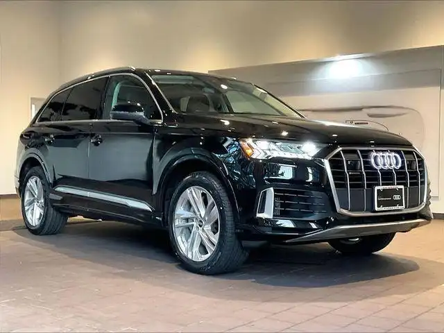 2023 Audi Q7 55 Premium Plus quattro Tiptronic's photo