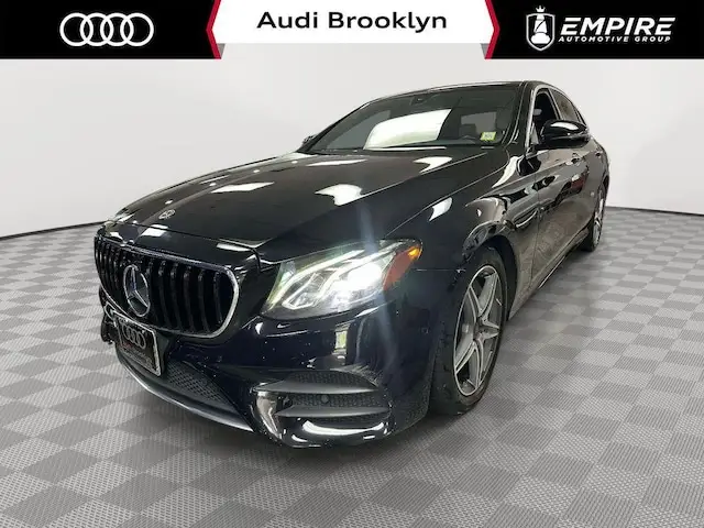 2018 Mercedes-Benz E-Class E300 4MATIC photo 1