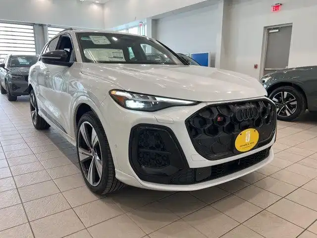 2025 Audi SQ5 Premium Plus's photo
