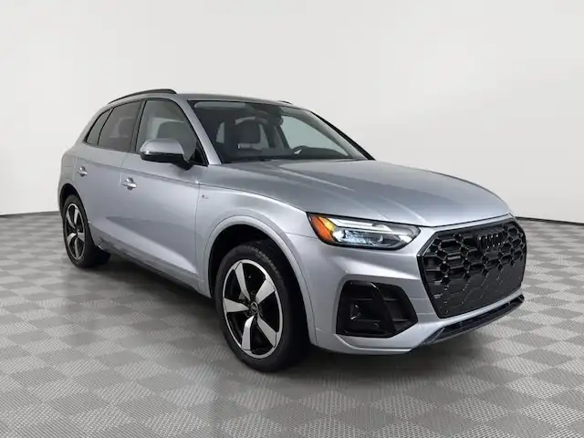 2022 Audi Q5 45 Premium Plus's photo